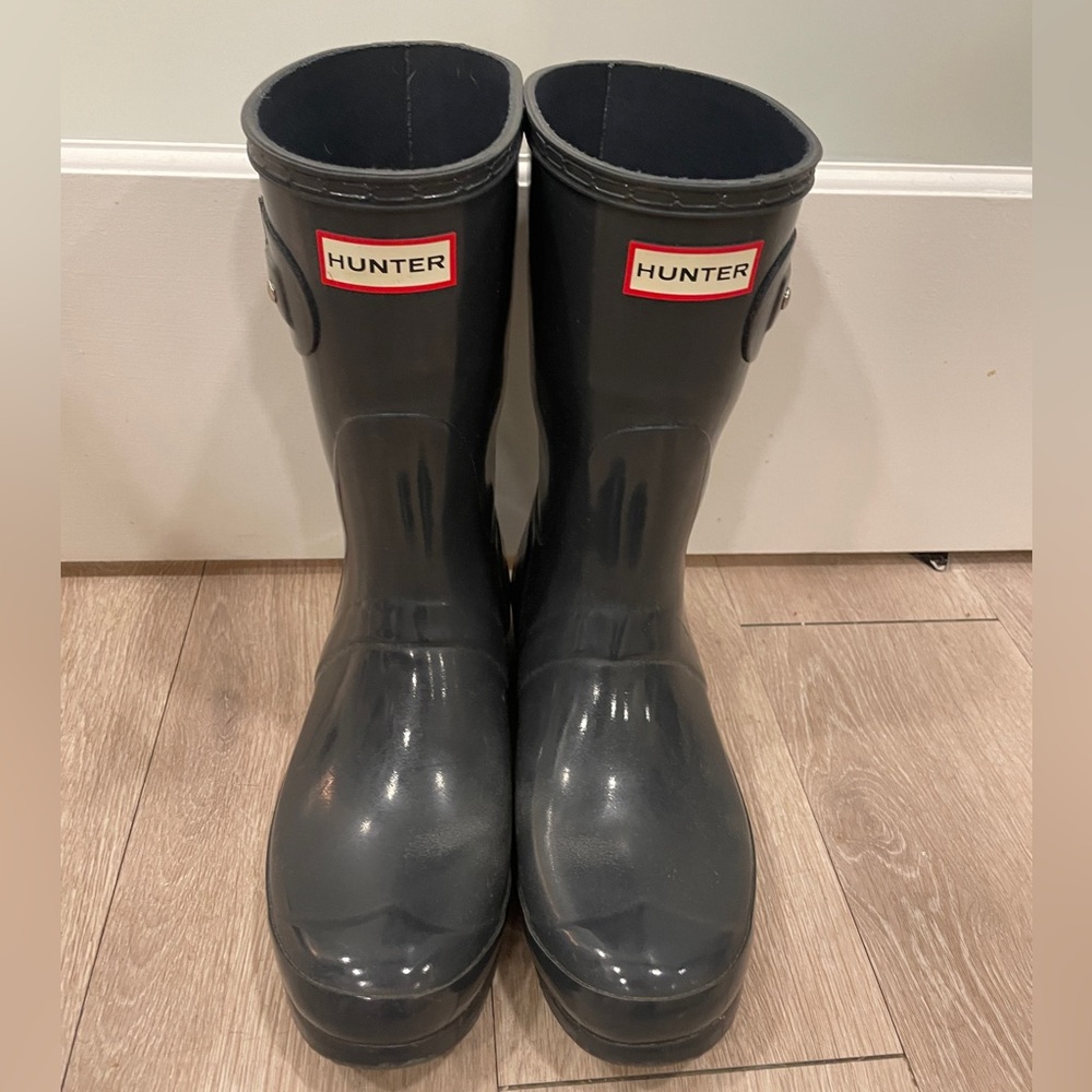 Women's size 9 gray Hunter boots